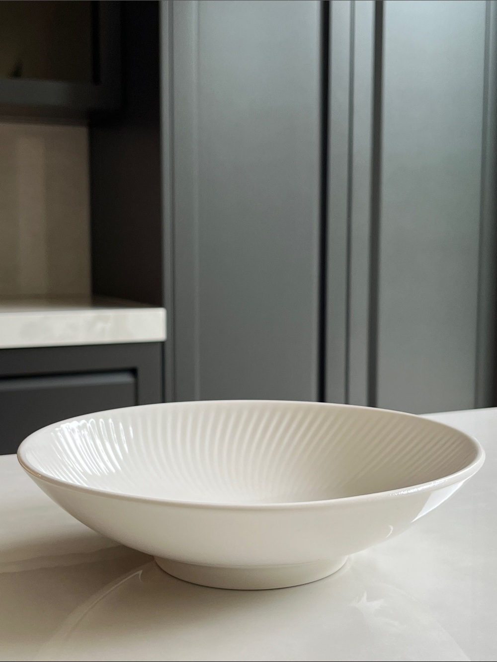 DENBY 9” Bowl. Denby Arc White Bowl or Serving Dish. New with Tags.